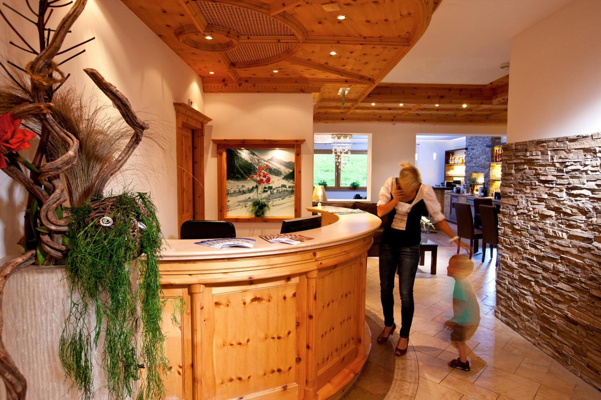 Chasa Castello Relax & Spa Самнаун Екстериор снимка