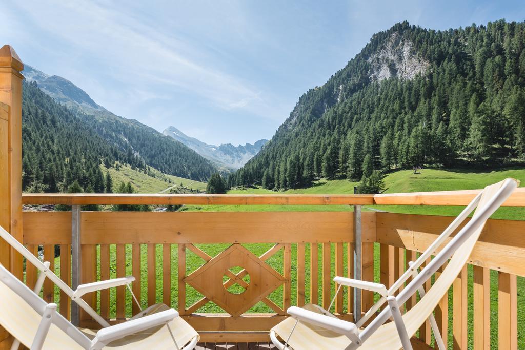 Chasa Castello Relax & Spa Самнаун Стая снимка